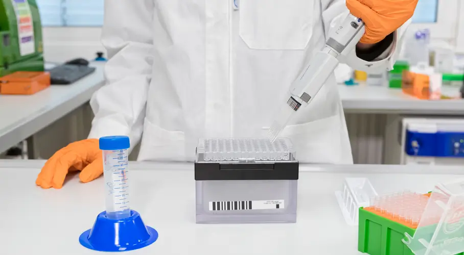 Manufacturing of cell products